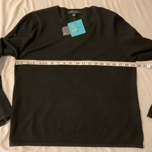Faith + Zoe NWT size xl lightweight black sweater-sleeves openings w/silver - Picture 8 of 11